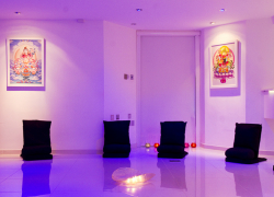 9_37-half-circle-workshop-sittting-purple