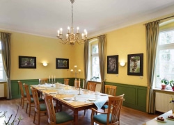 seegut_blaue_blume_baeumezimmer